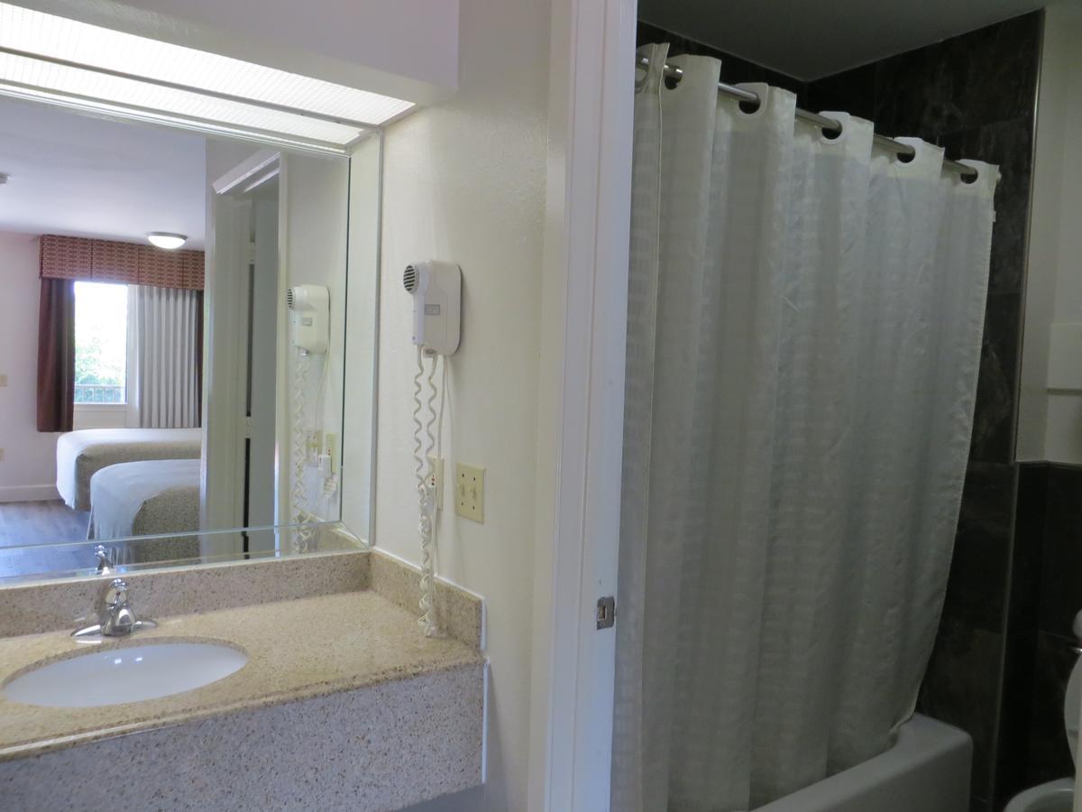 Palace Inn South Wayside ヒューストン エクステリア 写真